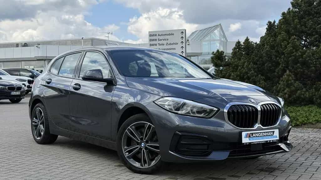 BMW 1 Series 120i Sport Line LED LC Prof AHK HUD Kamera Pano 11/2021-photo-2
