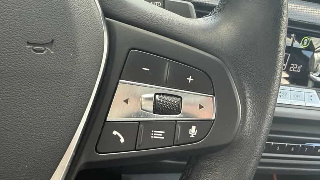 BMW 1 Series 120i Sport Line LED LC Prof AHK HUD Kamera Pano 11/2021-photo-25