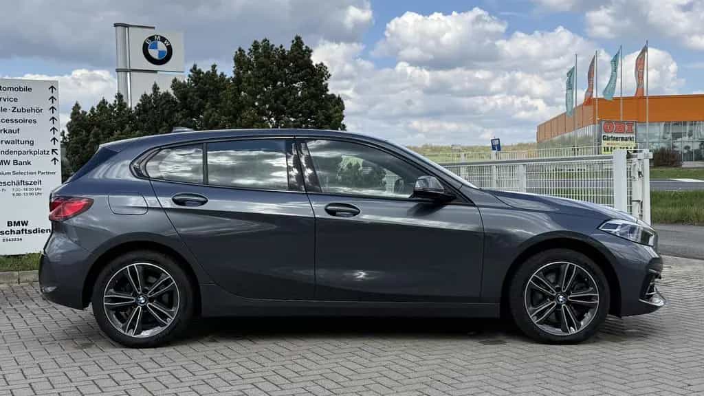 BMW 1 Series 120i Sport Line LED LC Prof AHK HUD Kamera Pano 11/2021-photo-3