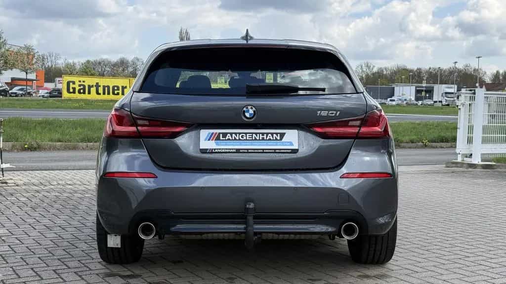 BMW 1 Series 120i Sport Line LED LC Prof AHK HUD Kamera Pano 11/2021-photo-5