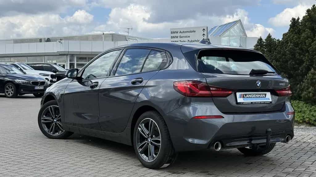 BMW 1 Series 120i Sport Line LED LC Prof AHK HUD Kamera Pano 11/2021-photo-6