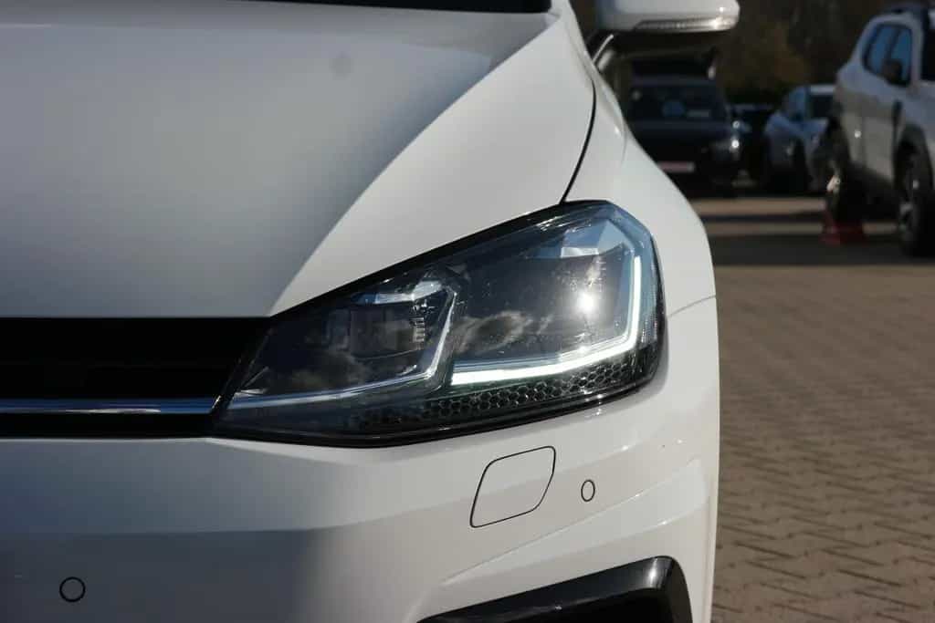 Volkswagen Golf 1.5 TSI Highline R-Line LED Navi Klimaaut. 10/2018-photo-9