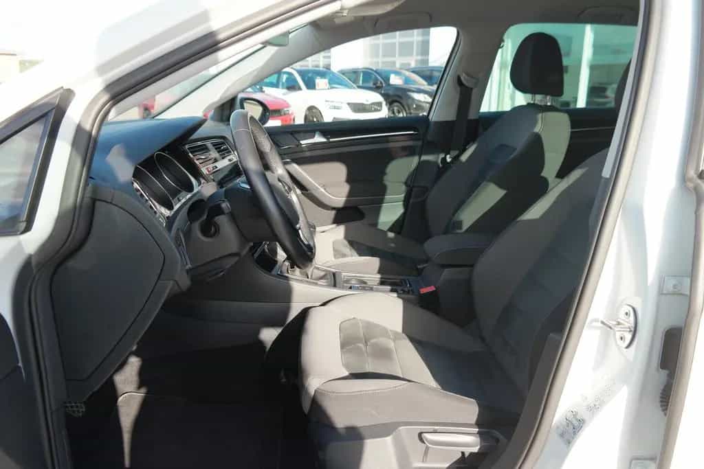 Volkswagen Golf 1.5 TSI Highline R-Line LED Navi Klimaaut. 10/2018-photo-10