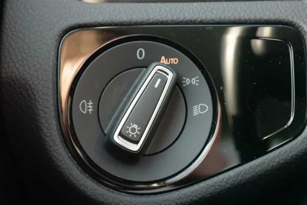 Volkswagen Golf 1.5 TSI Highline R-Line LED Navi Klimaaut. 10/2018-photo-11
