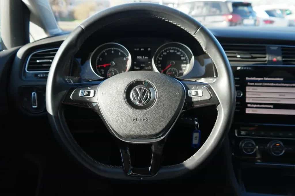 Volkswagen Golf 1.5 TSI Highline R-Line LED Navi Klimaaut. 10/2018-photo-15