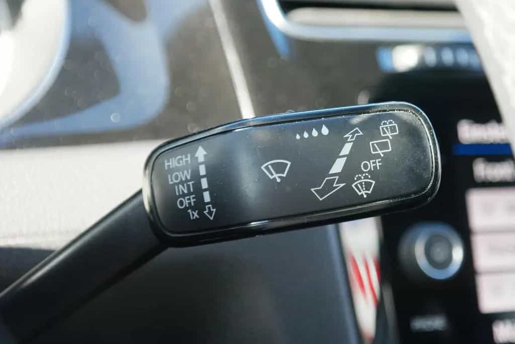 Volkswagen Golf 1.5 TSI Highline R-Line LED Navi Klimaaut. 10/2018-photo-17