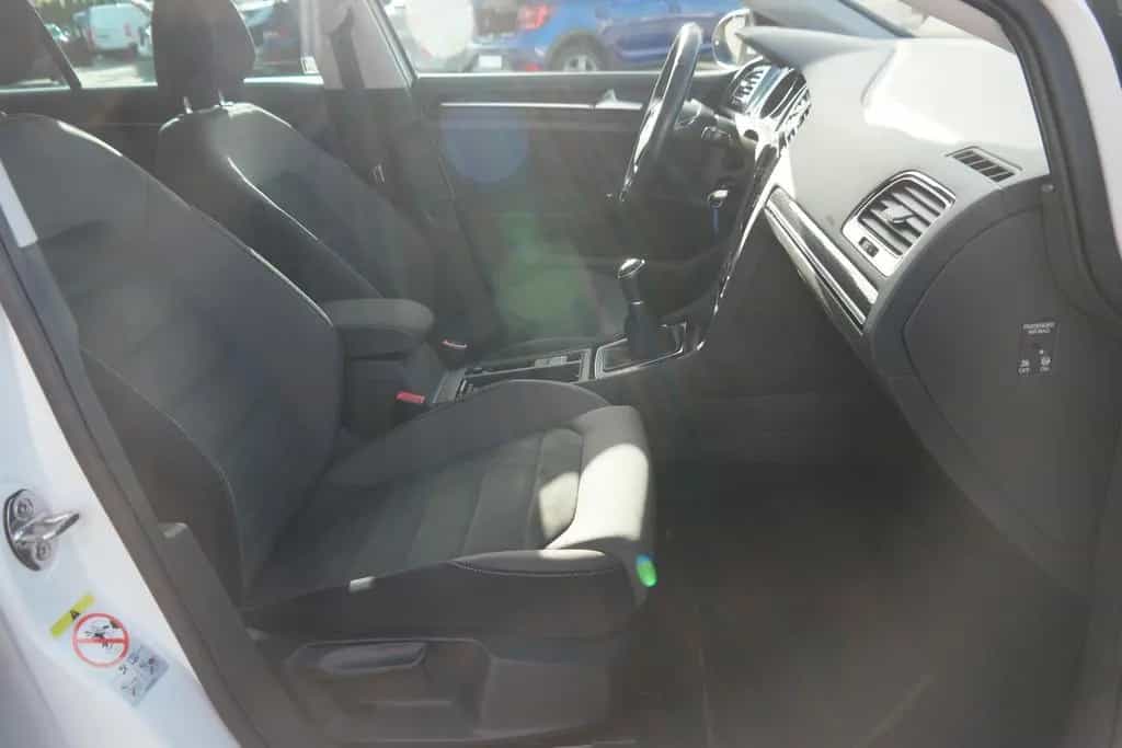 Volkswagen Golf 1.5 TSI Highline R-Line LED Navi Klimaaut. 10/2018-photo-27