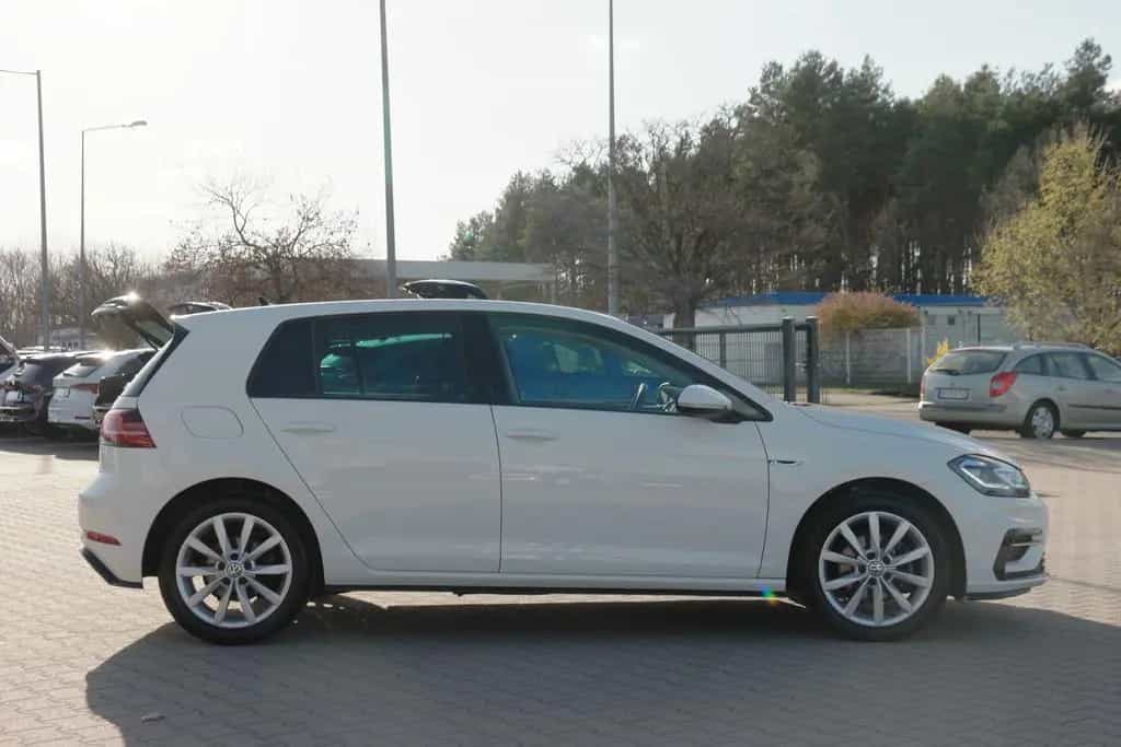 Volkswagen Golf 1.5 TSI Highline R-Line LED Navi Klimaaut. 10/2018-photo-7