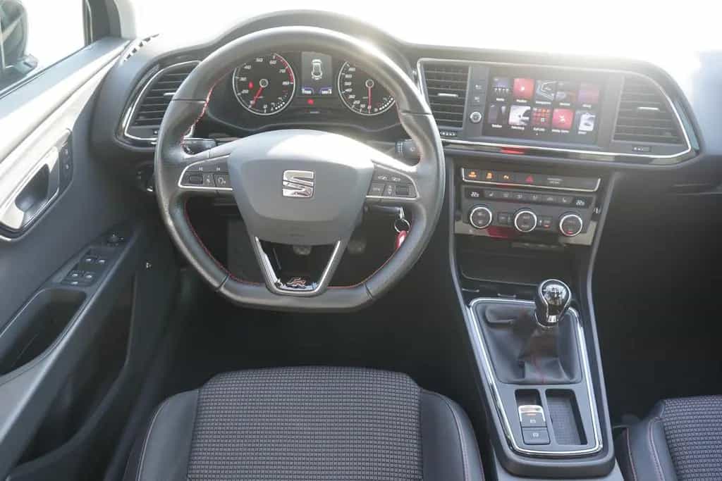 Seat Leon ST 1.5 FR LED Navi Beats AHK Sitzheizung 03/2020-photo-21