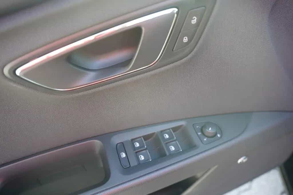 Seat Leon ST 1.5 FR LED Navi Beats AHK Sitzheizung 03/2020-photo-23