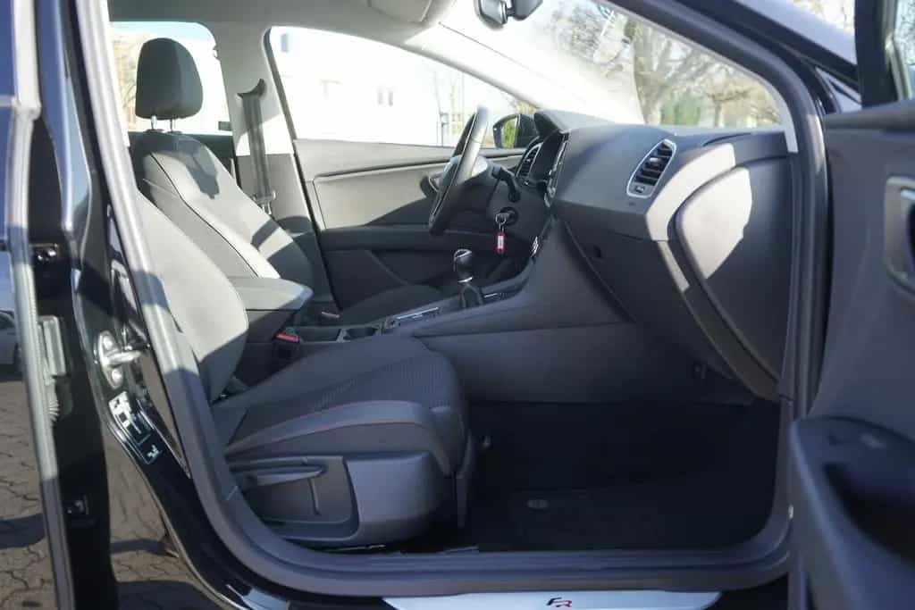 Seat Leon ST 1.5 FR LED Navi Beats AHK Sitzheizung 03/2020-photo-27