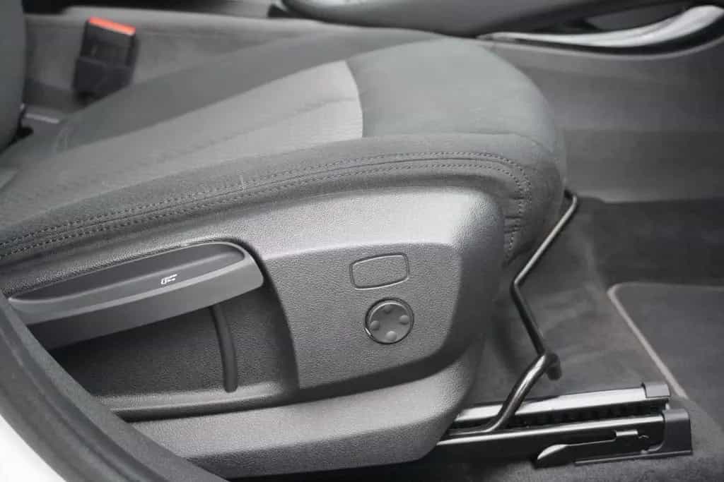 BMW X2 sDrive 18i Navi Head-Up Sitzheizung PDC LED 12/2019-photo-13