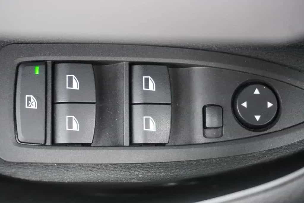 BMW X2 sDrive 18i Navi Head-Up Sitzheizung PDC LED 12/2019-photo-16