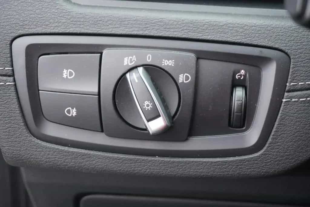 BMW X2 sDrive 18i Navi Head-Up Sitzheizung PDC LED 12/2019-photo-17