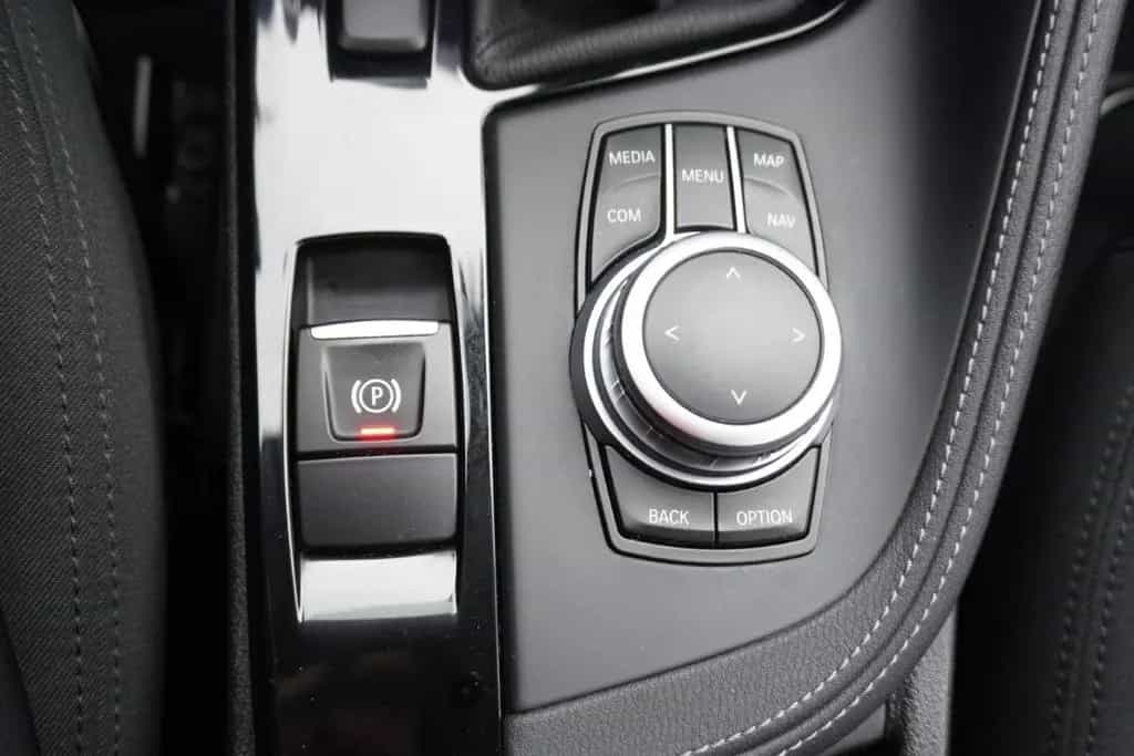 BMW X2 sDrive 18i Navi Head-Up Sitzheizung PDC LED 12/2019-photo-30