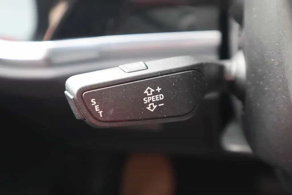Audi Q3 35 TFSI advanced LED Navi Sitzheizung AHK PDC 02/2019-photo-17