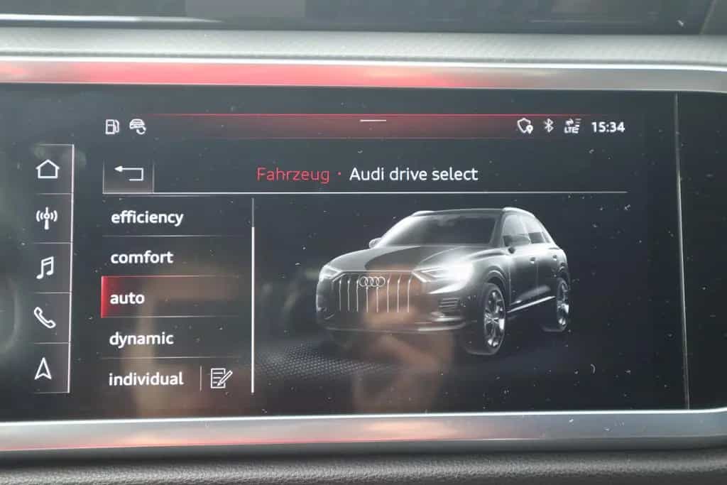 Audi Q3 35 TFSI advanced LED Navi Sitzheizung AHK PDC 02/2019-photo-24