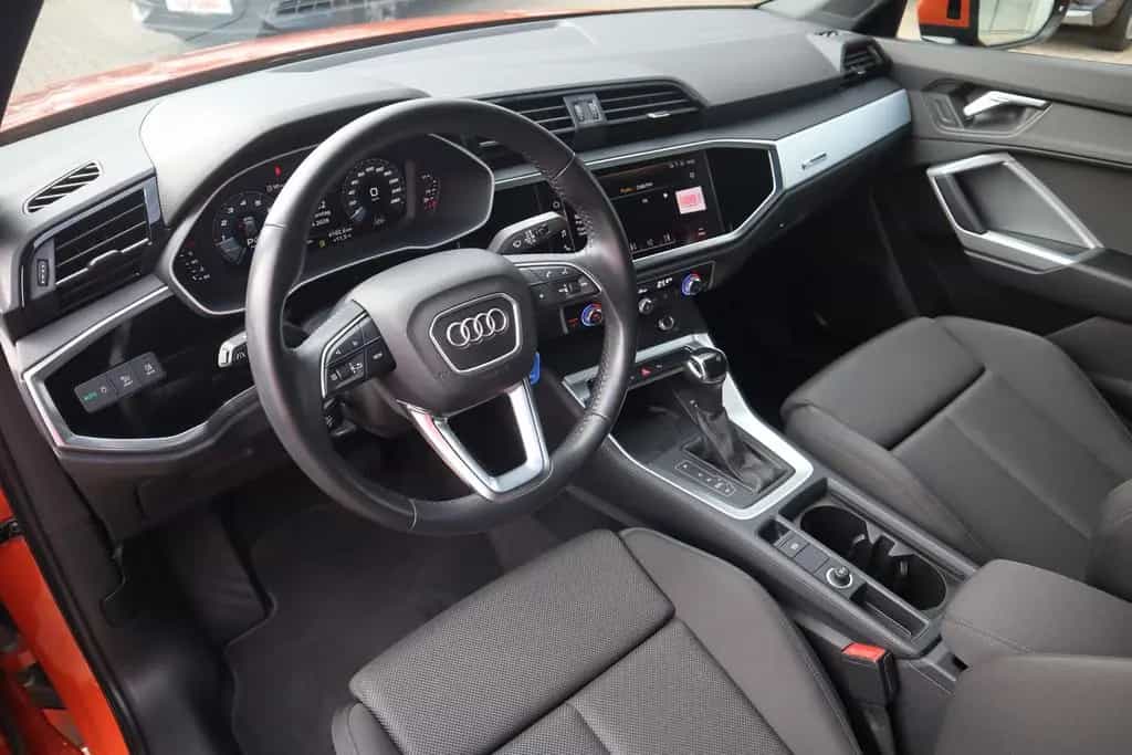 Audi Q3 35 TFSI advanced LED Navi Sitzheizung AHK PDC 02/2019-photo-9