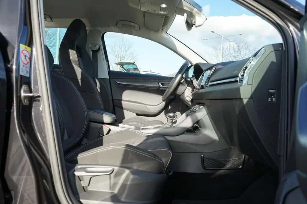 Skoda Karoq 1.5 TSI DSG Style 4x4 LED Navi AHK Kamera 08/2019-photo-12