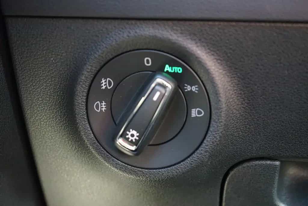 Skoda Karoq 1.5 TSI DSG Style 4x4 LED Navi AHK Kamera 08/2019-photo-19