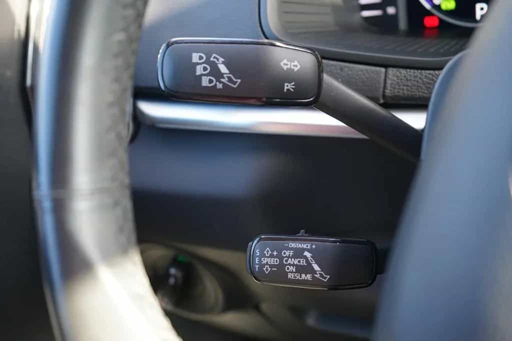 Skoda Karoq 1.5 TSI DSG Style 4x4 LED Navi AHK Kamera 08/2019-photo-20