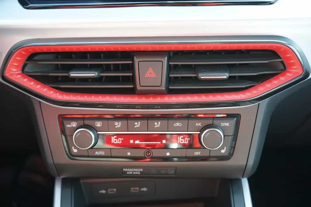 Seat Arona 1.0 TSI DSG FR LED ACC Navi Kamera Keyless 02/2023-photo-28