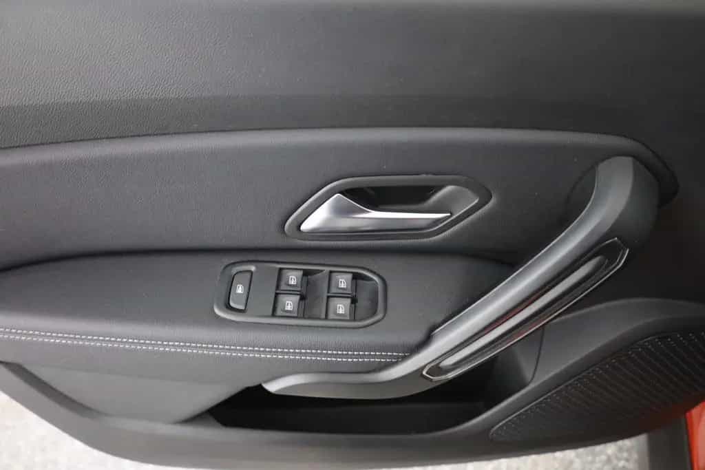 Dacia Duster 1.3 TCe 150 Aut. Prestige LED 360° Navi 06/2022-photo-20