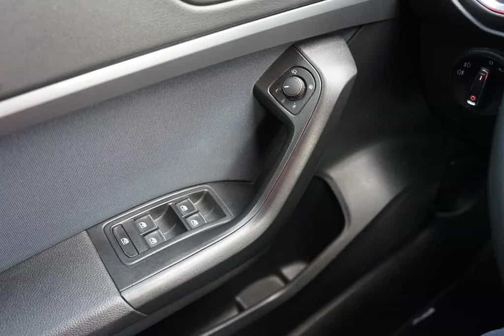 Seat Ateca 1.5 Style LED Navi AHK Sitzheizung PDC USB 01/2019-photo-34