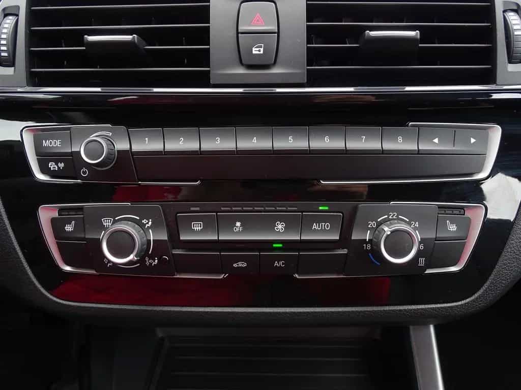 BMW 1 Series 118i M Sport LED Navi Sitzheizung Leder 10/2018-photo-10