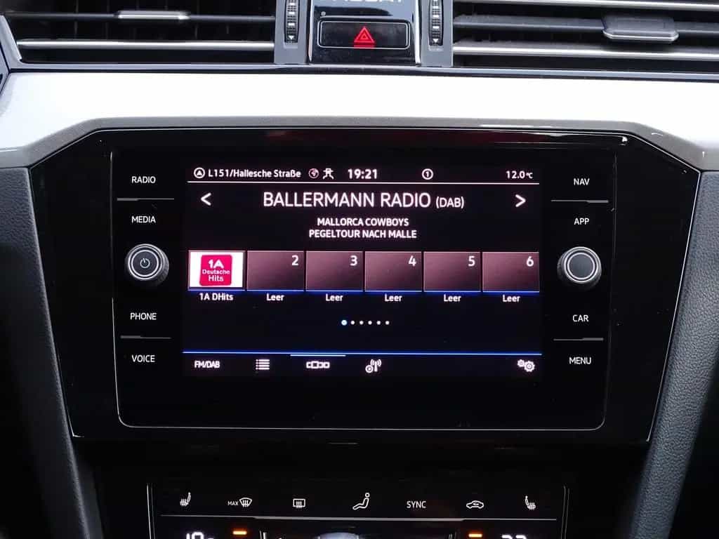 Volkswagen Passat Variant 1.5 16V TSI Business LED ACC Navi 02/2021-photo-12