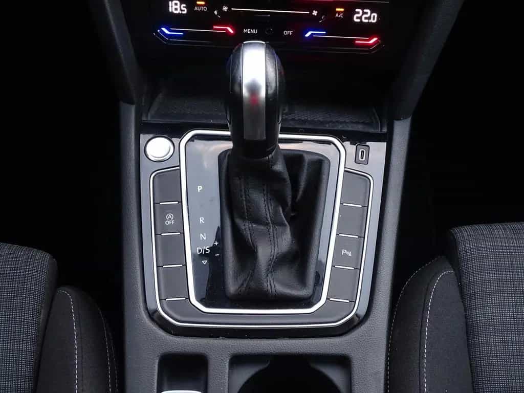 Volkswagen Passat Variant 1.5 16V TSI Business LED ACC Navi 02/2021-photo-17