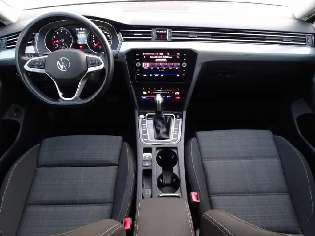 Volkswagen Passat Variant 1.5 16V TSI Business LED ACC Navi 02/2021-photo-9