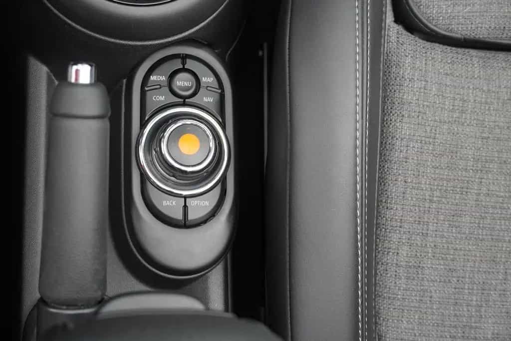 MINI Cooper S Cabrio 2.0 DSG LED Navi Tempomat 02/2019-photo-27