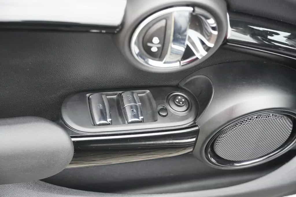 MINI Cooper S Cabrio 2.0 DSG LED Navi Tempomat 02/2019-photo-37