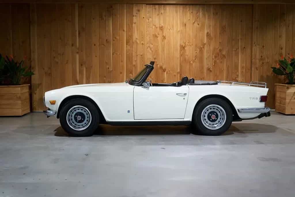 Triumph TR6 Soft Top 02/1971-photo-1
