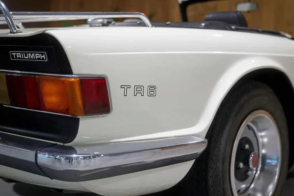 Triumph TR6 Soft Top 02/1971-photo-16