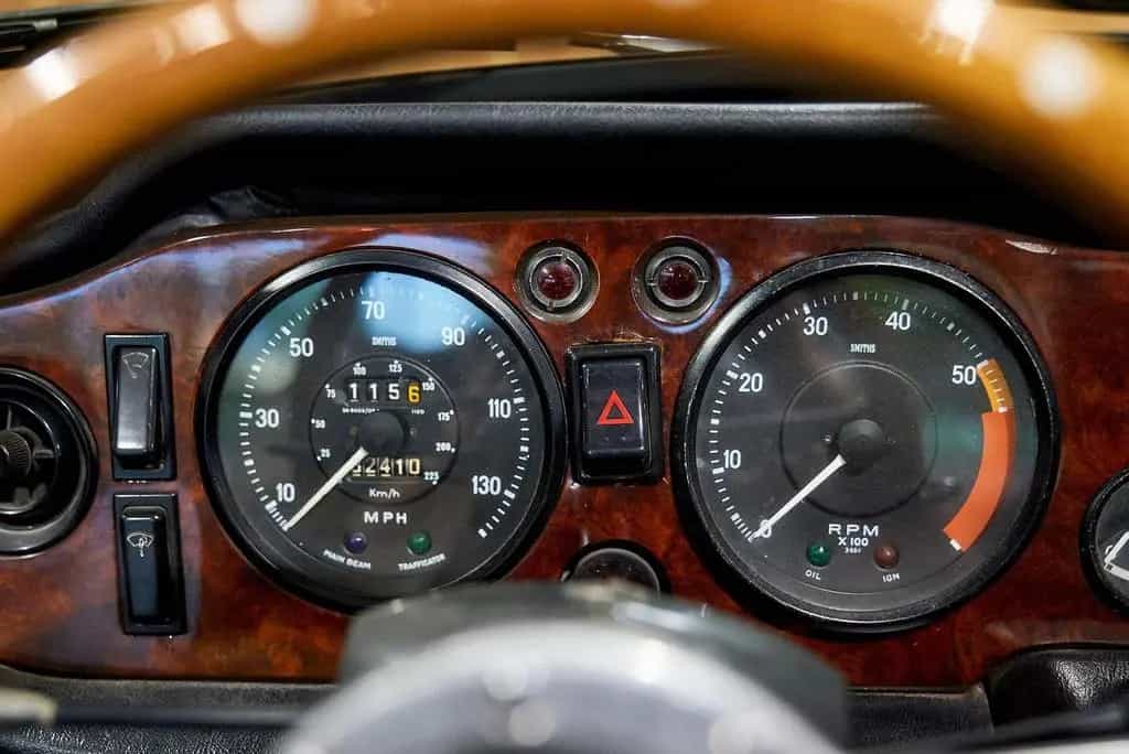 Triumph TR6 Soft Top 02/1971-photo-17