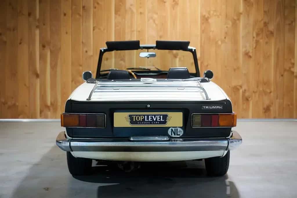 Triumph TR6 Soft Top 02/1971-photo-2