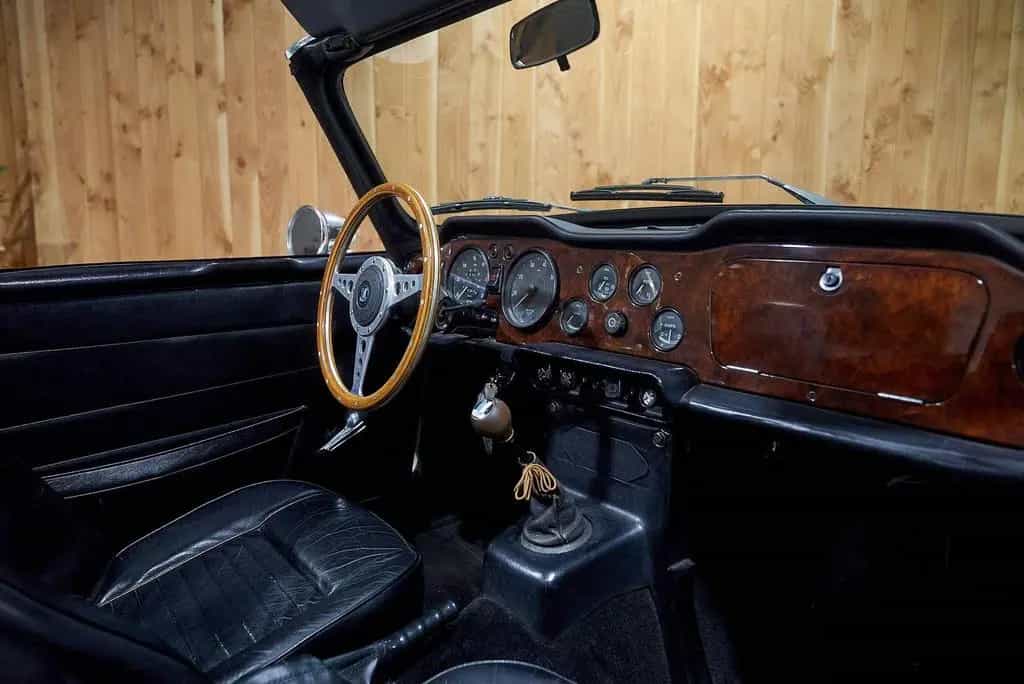 Triumph TR6 Soft Top 02/1971-photo-21