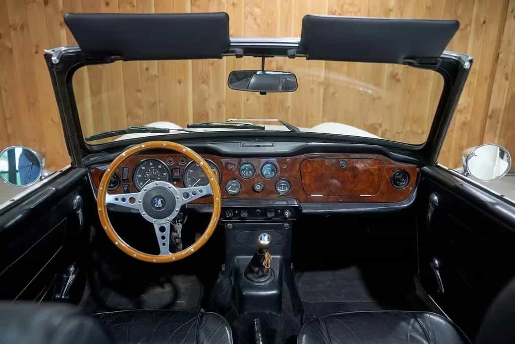 Triumph TR6 Soft Top 02/1971-photo-3