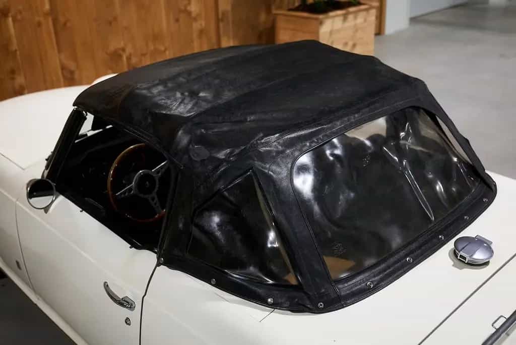 Triumph TR6 Soft Top 02/1971-photo-9