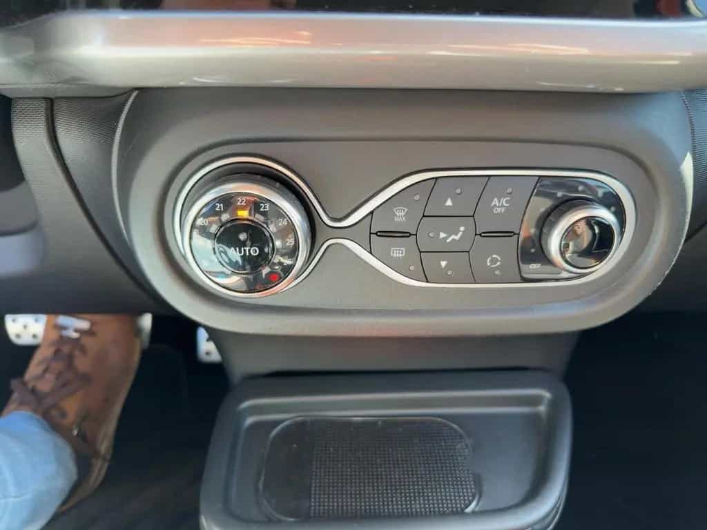 Renault Twingo 0.9 TCe 110 ENERGY GT LED*PDC*KlimaA*PDC 06/2017-photo-18