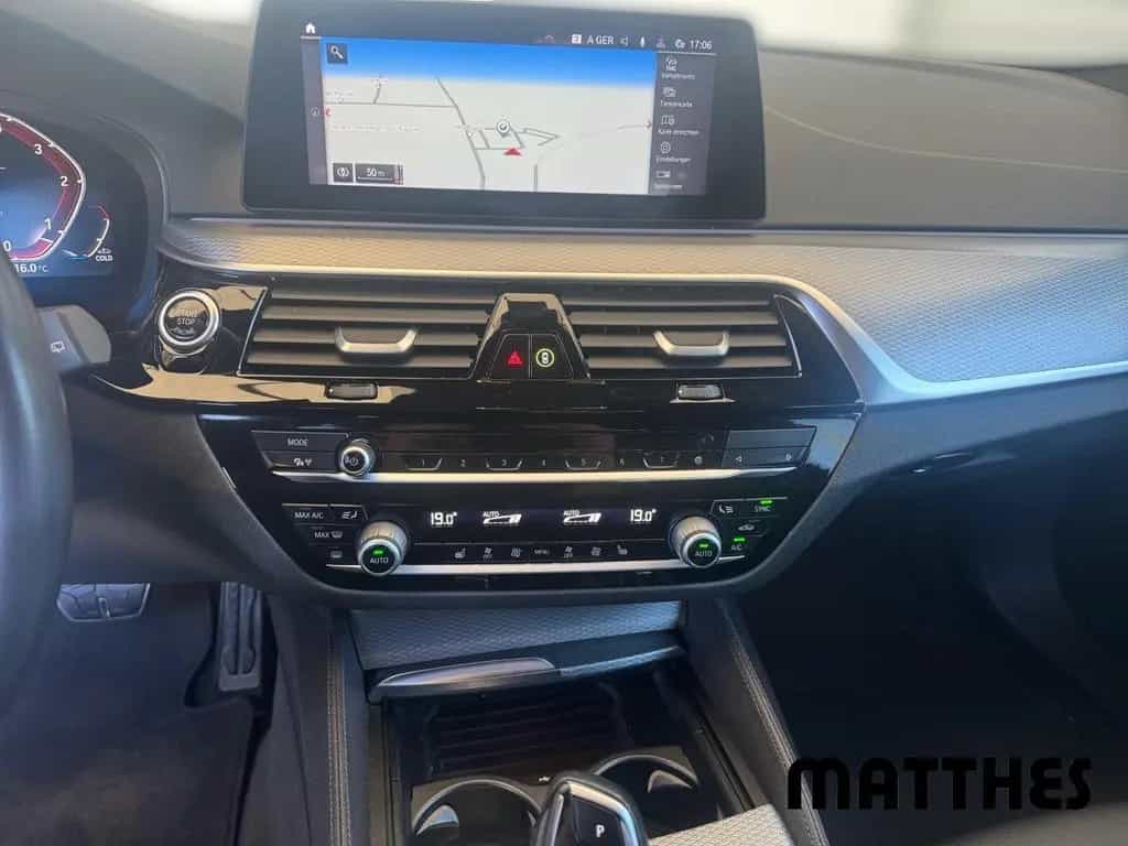 BMW 5 Series 520 D Sonnenschutzverglasung Rückfahrkamera PDC 06/2020-photo-8