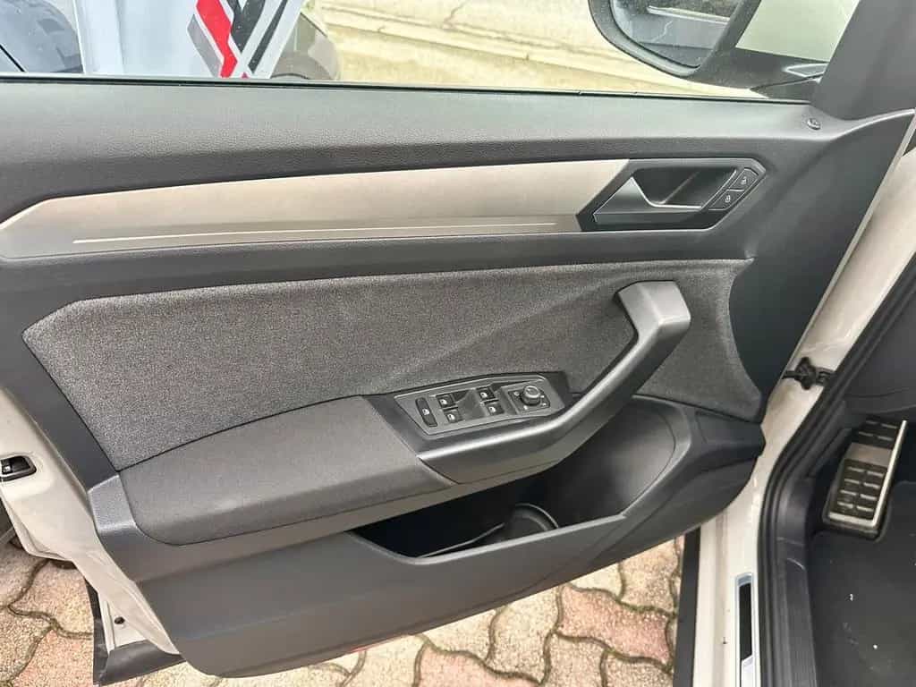 Other Volkswagen T-Roc 1.0 TSI Life 06/2023-photo-12