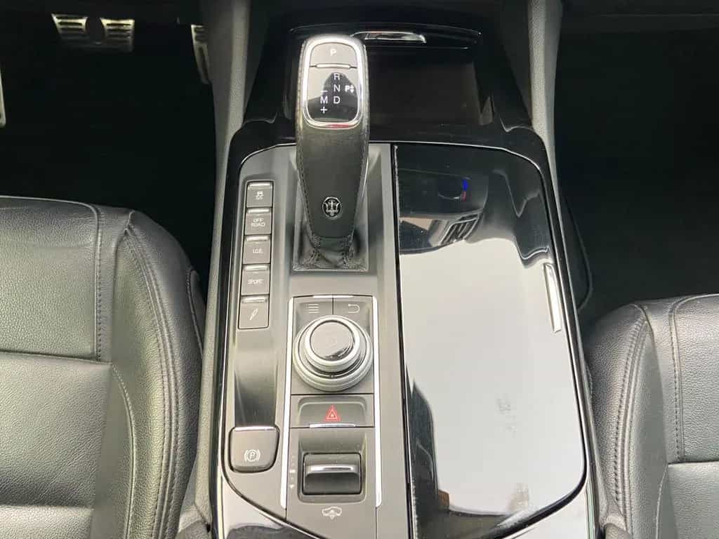 Maserati Levante 3.0 V6 GranSport 250cv auto my2 05/2020-photo-13