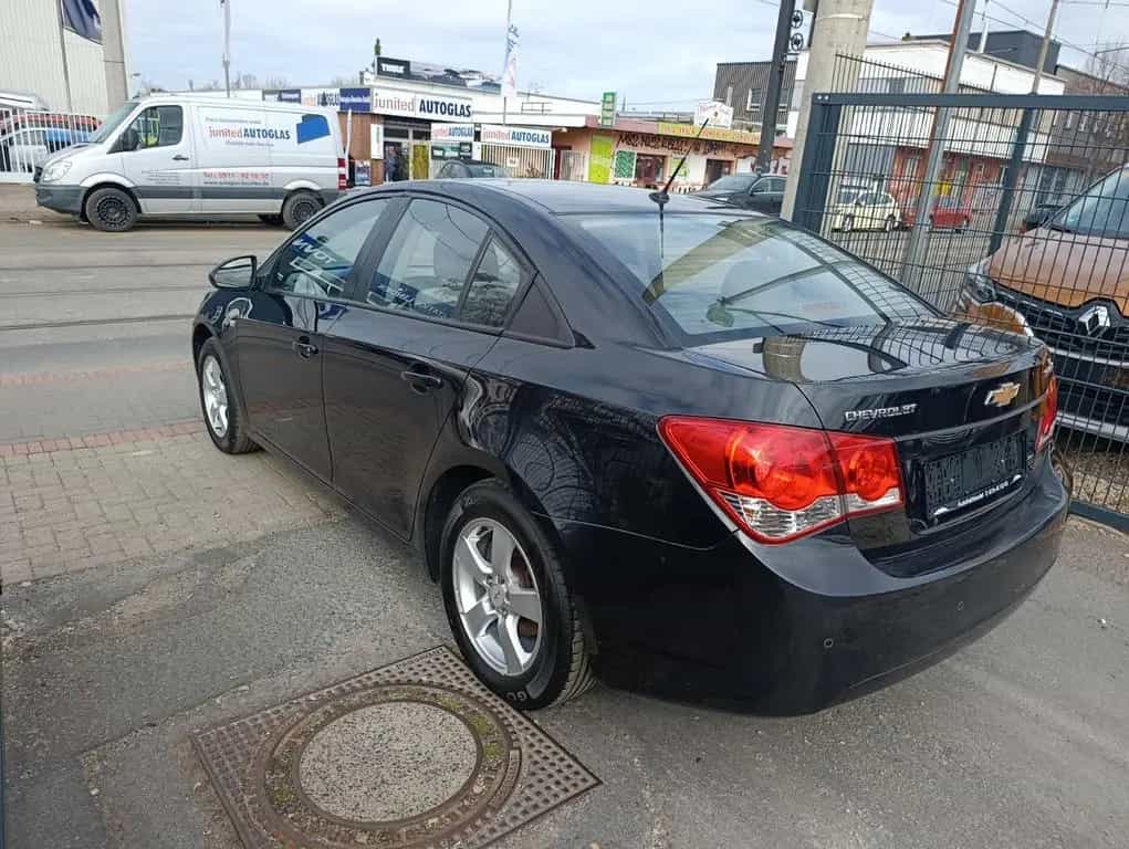 Chevrolet Cruze LS*KLIMA*LIMO*E-FENSTER*ALUS*ISOFIX*100TKM 09/2009-photo-3