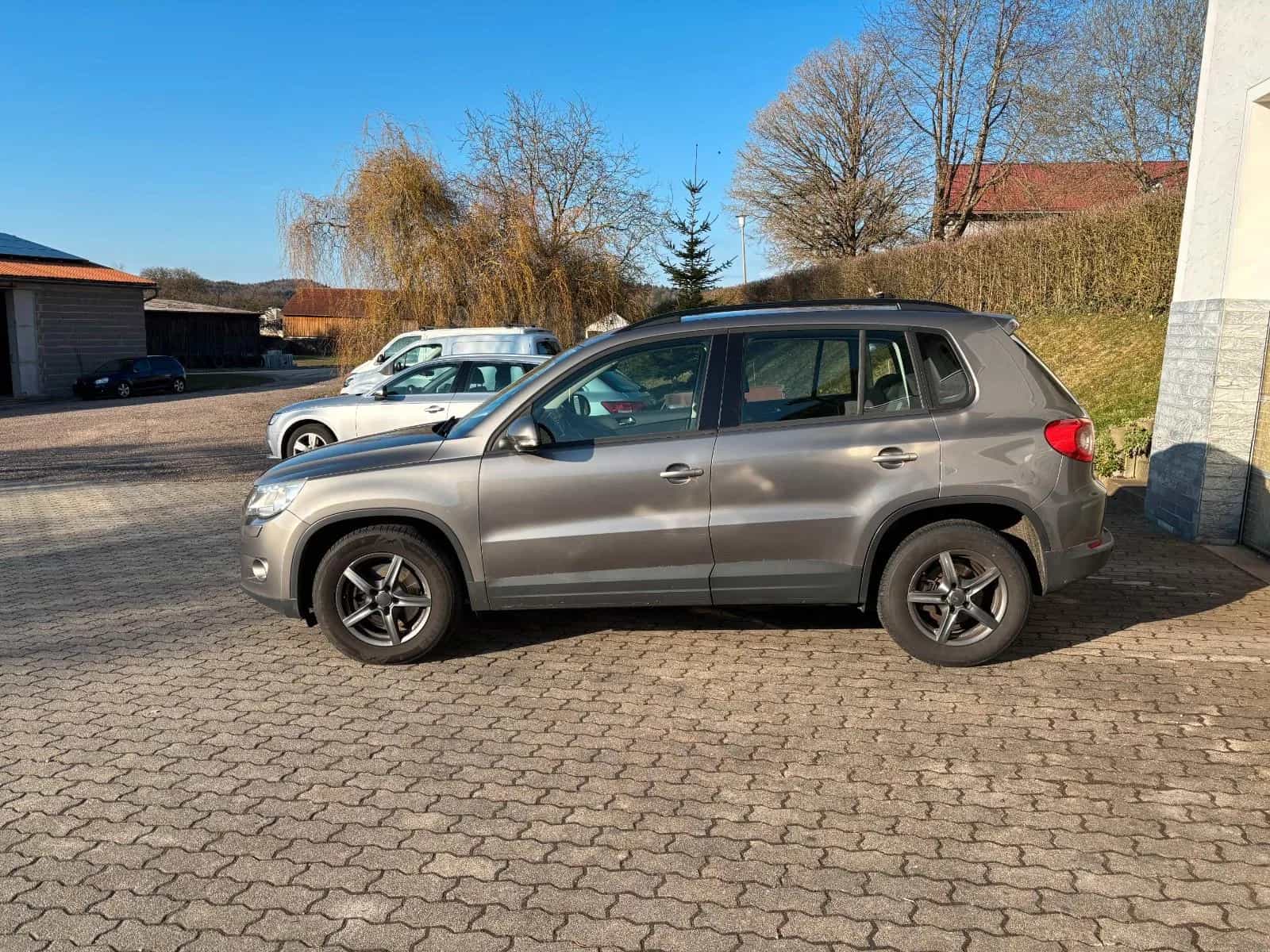 Volkswagen Tiguan 11/2009-photo-1