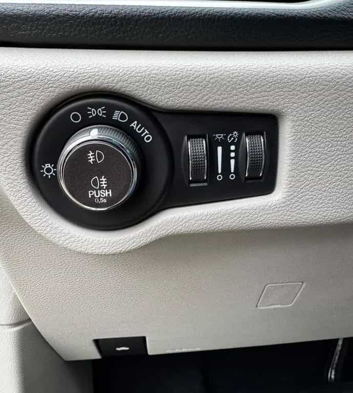 Chrysler Pacifica Neue Reifen, Ölwechsel, Inspektion 01/2021-photo-12