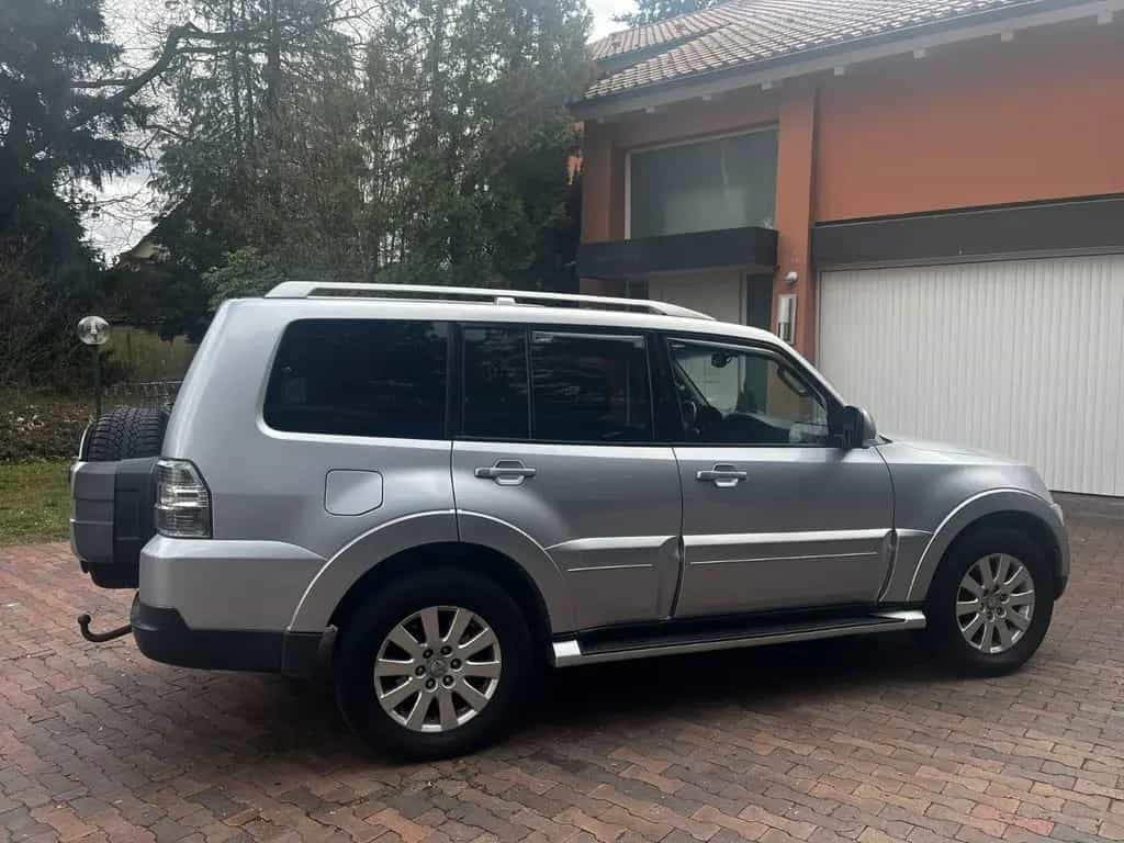 Mitsubishi Pajero 3,2 DI-D 08/2007-photo-1