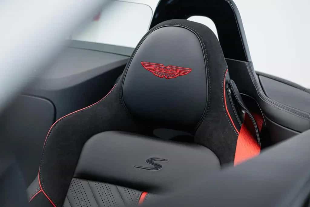 Aston Martin Vantage S Roadster MY26 |S-Highlights CCM Brakes 01/2026-photo-19
